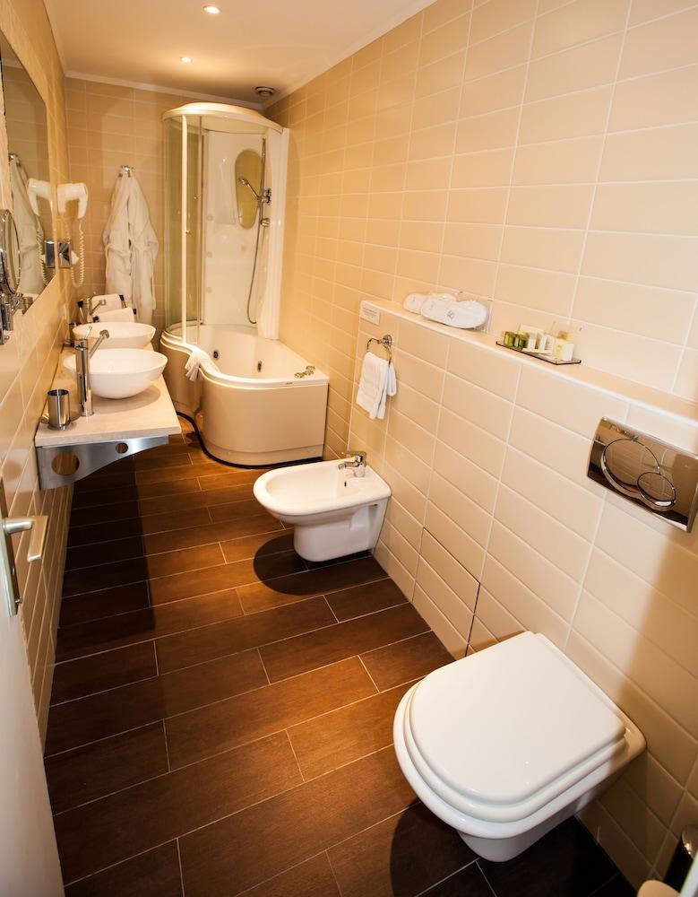 Paris Rome Hotel 3*